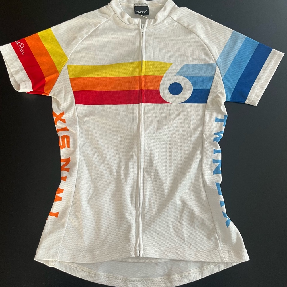 Twin Six (made in the USA) bike jersey comfortable,dry wicking,& fits perfectly.